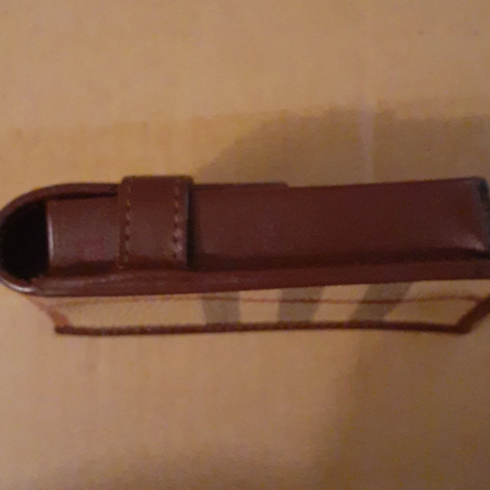 BURBERRY LIPSTICK /CIGARETTE HOLDER CASE